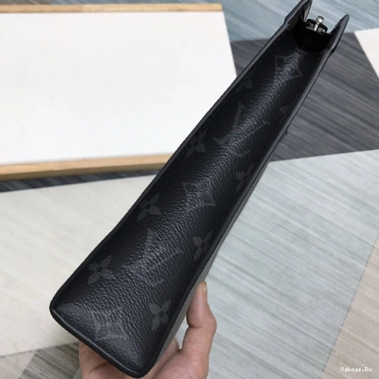 POCHETTE LOUIS VOYAGE VUITTON MM 1222